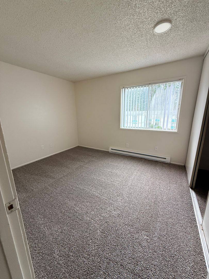 Apartment for rent at 4810 Sunnyside Rd SE, Salem, OR 97302