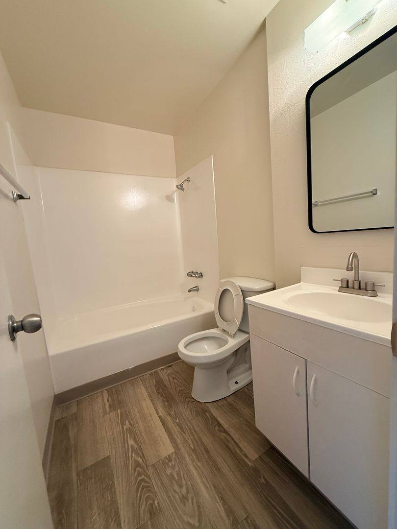 Apartment for rent at 4810 Sunnyside Rd SE, Salem, OR 97302