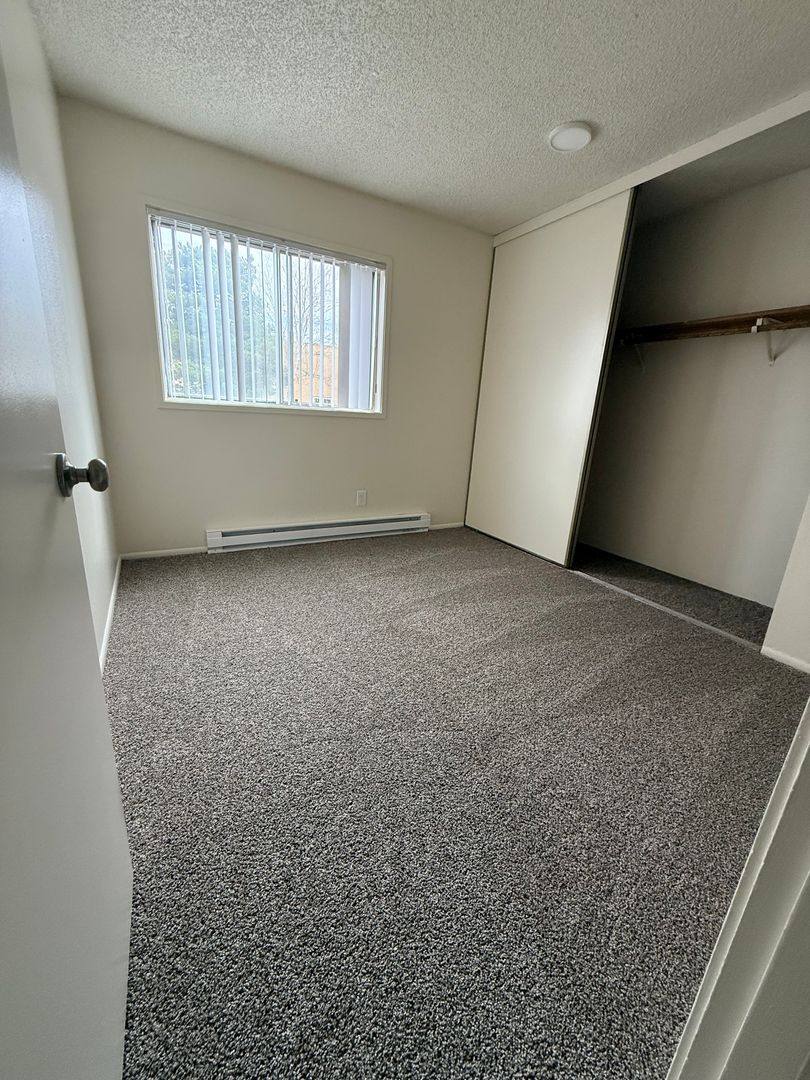 Apartment for rent at 4810 Sunnyside Rd SE, Salem, OR 97302