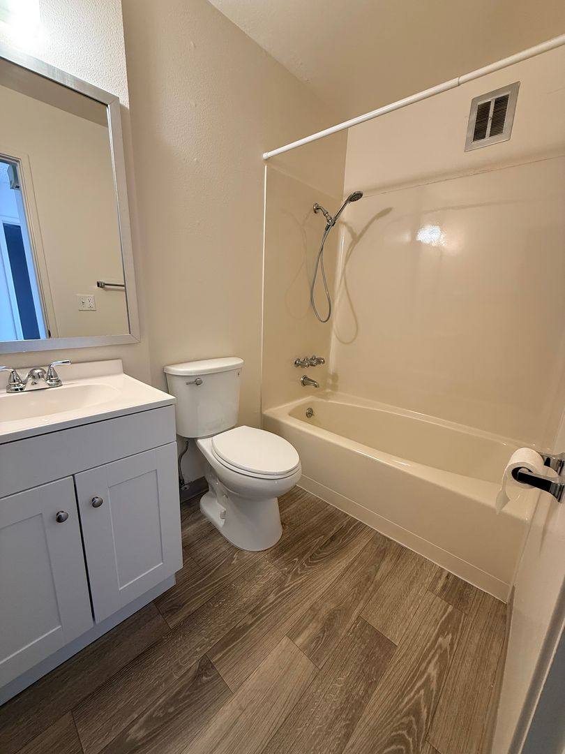 Apartment for rent at 4810 Sunnyside Rd SE, Salem, OR 97302