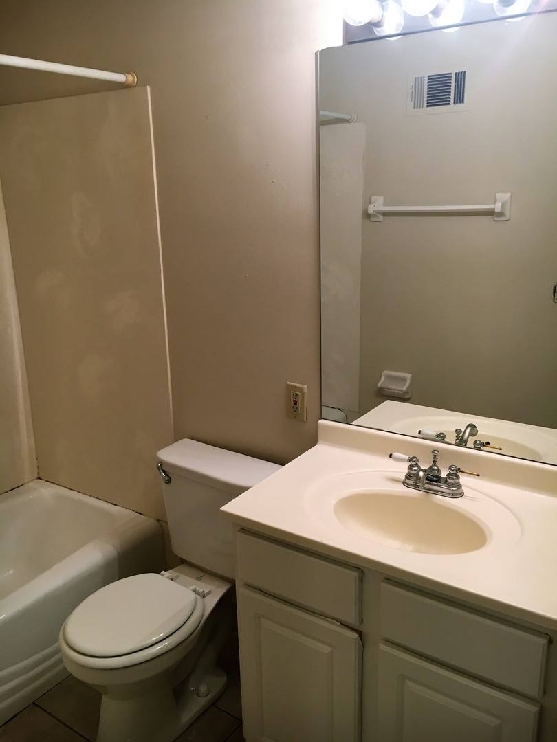 Apartment for rent at 712-714 Riverview Dr, Columbus, OH 43202