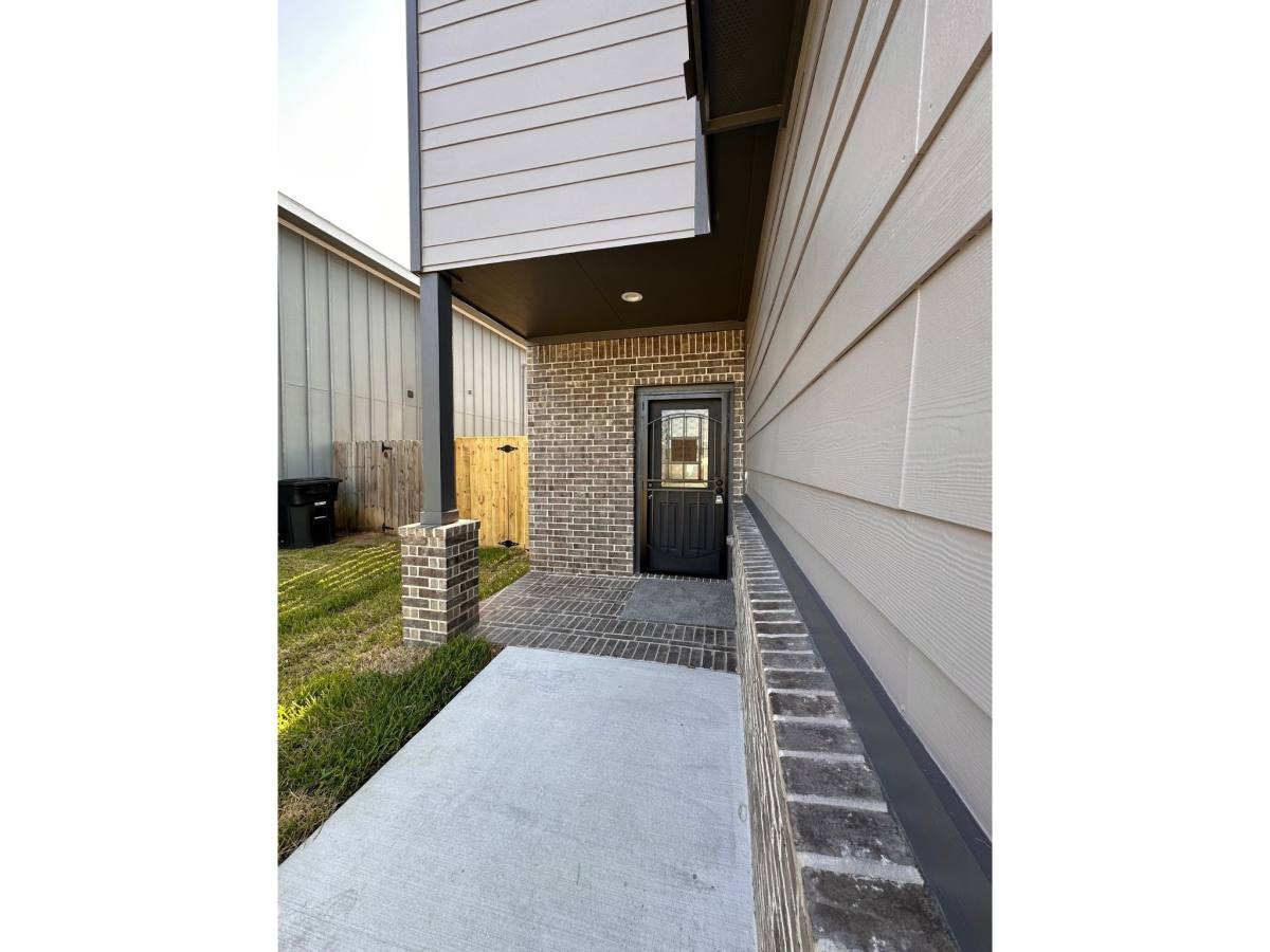 Apartment for rent at 7710 Darnay Dr #7710A, Houston, TX 77033
