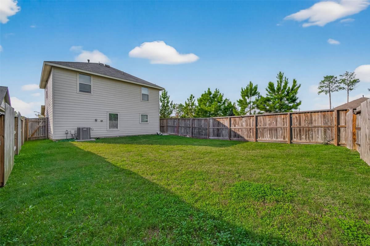 Apartment for rent at 1307 Vincente Court, Conroe, TX 77301