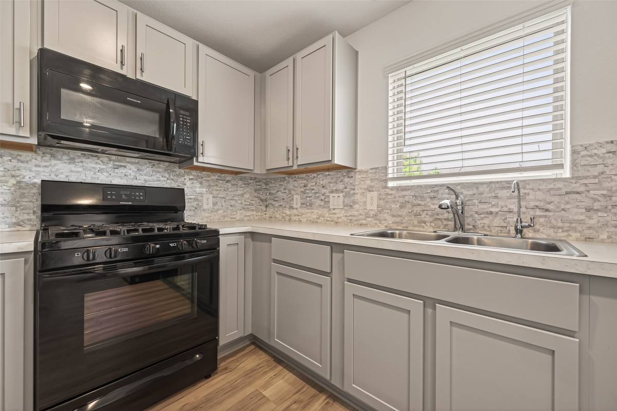 Apartment for rent at 1307 Vincente Court, Conroe, TX 77301