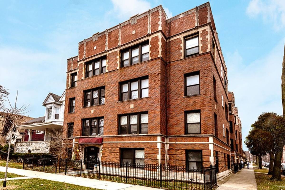 Apartment for rent at 6904-6906 S Cregier Ave, Chicago, IL 60649