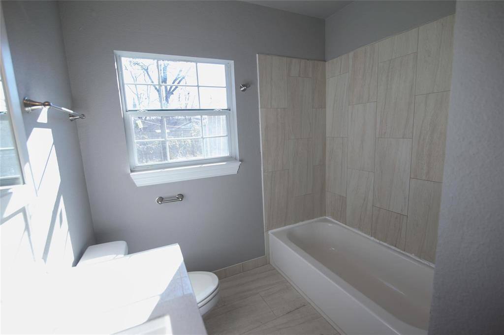 Apartment for rent at 1606 Davis Blvd, Garland, TX 75042