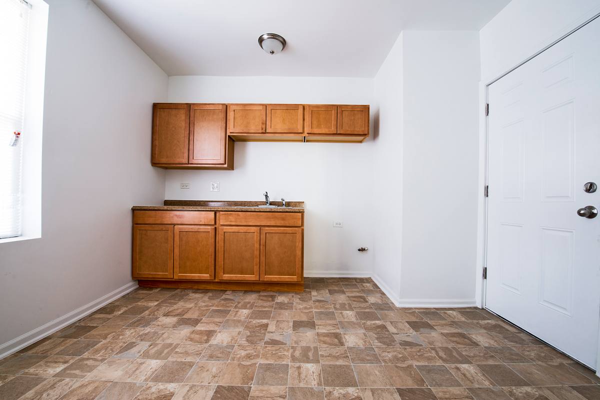 Apartment for rent at 6715 S Dorchester, Chicago, IL 60637