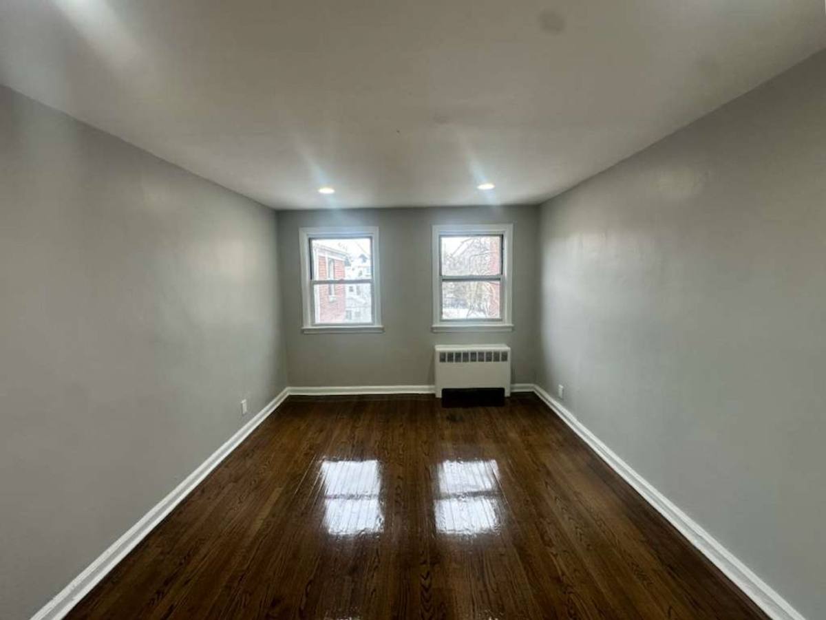 Apartment for rent at 139 Halsted St, East Orange, NJ 07018