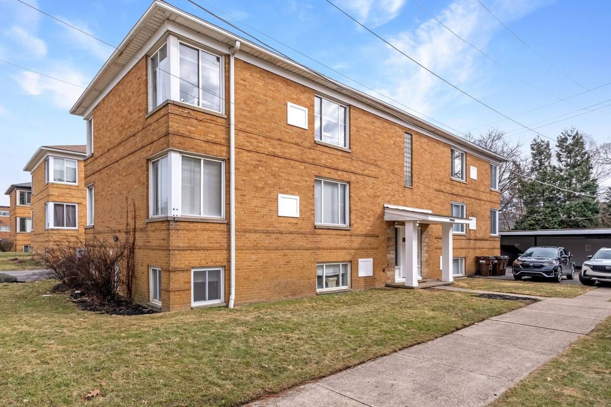Apartment for rent at 18975 Hilliard Blvd #5, Rocky River, OH 44116