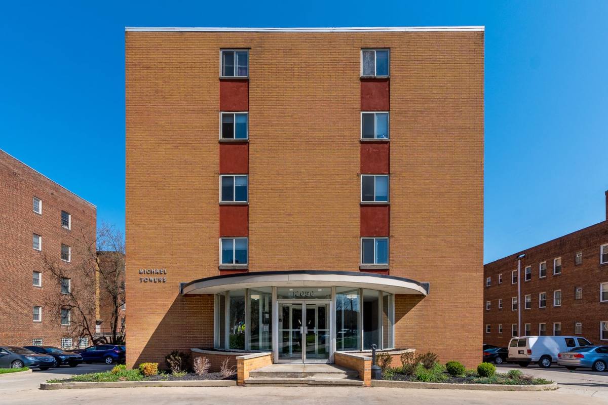 Apartment for rent at 12050 Lake Ave #402, Lakewood, OH 44107