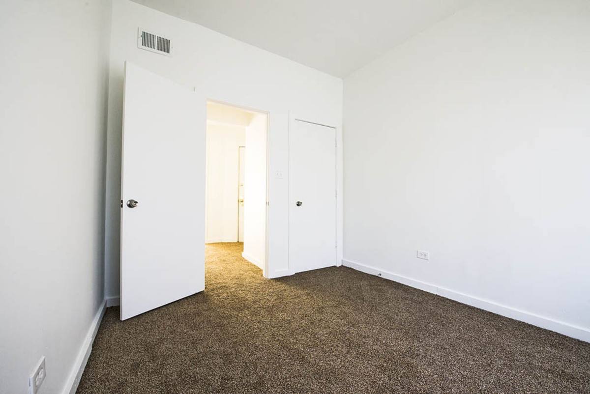 Apartment for rent at 7120-32 S Wabash, Chicago, IL 60619