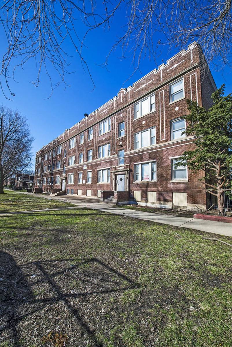 Apartment for rent at 7120-32 S Wabash, Chicago, IL 60619