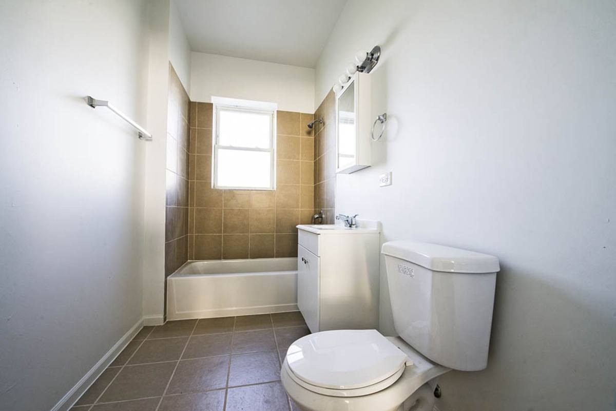 Apartment for rent at 7120-32 S Wabash, Chicago, IL 60619