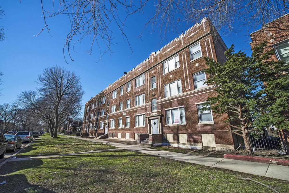 Apartment for rent at 7120-32 S Wabash, Chicago, IL 60619