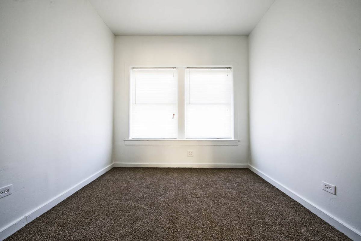 Apartment for rent at 7120-32 S Wabash, Chicago, IL 60619