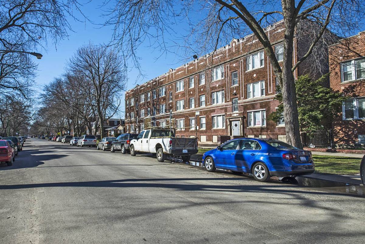 Apartment for rent at 7120-32 S Wabash, Chicago, IL 60619
