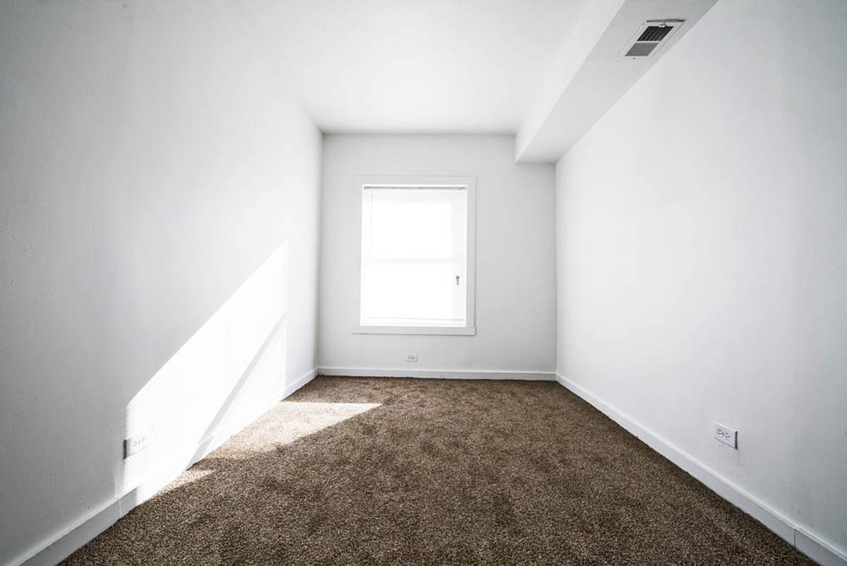Apartment for rent at 7120-32 S Wabash, Chicago, IL 60619