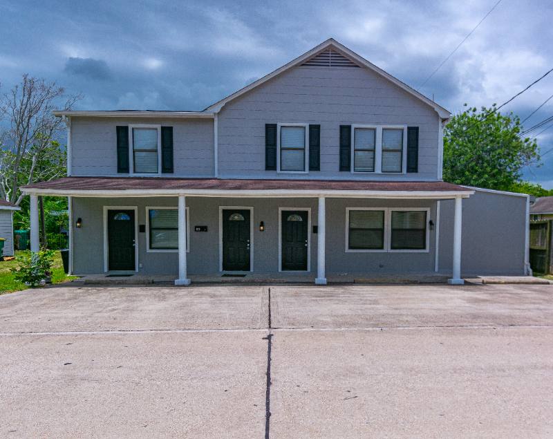 Apartment for rent at 811A Barrymore Blvd, Baytown, TX 77520