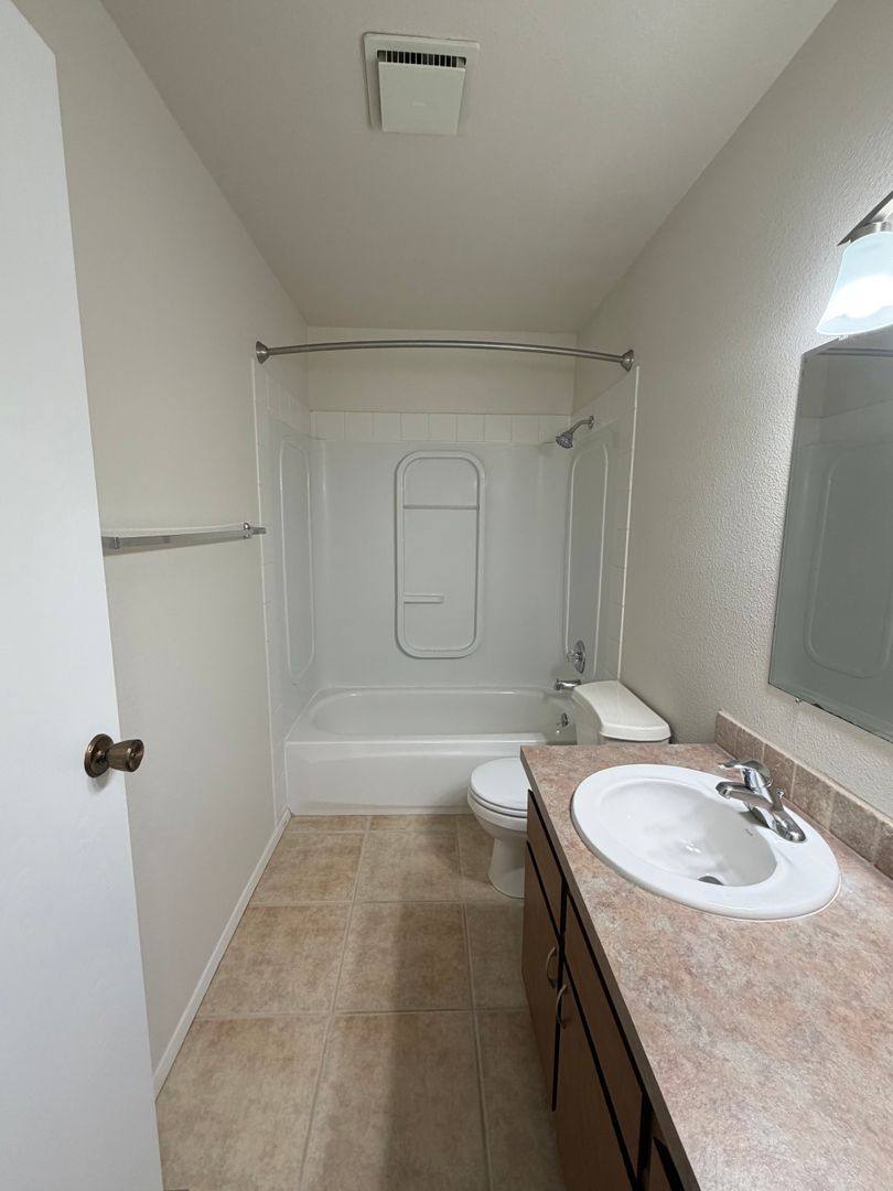 Apartment for rent at 32 S Quay St, Kennewick, WA 99336
