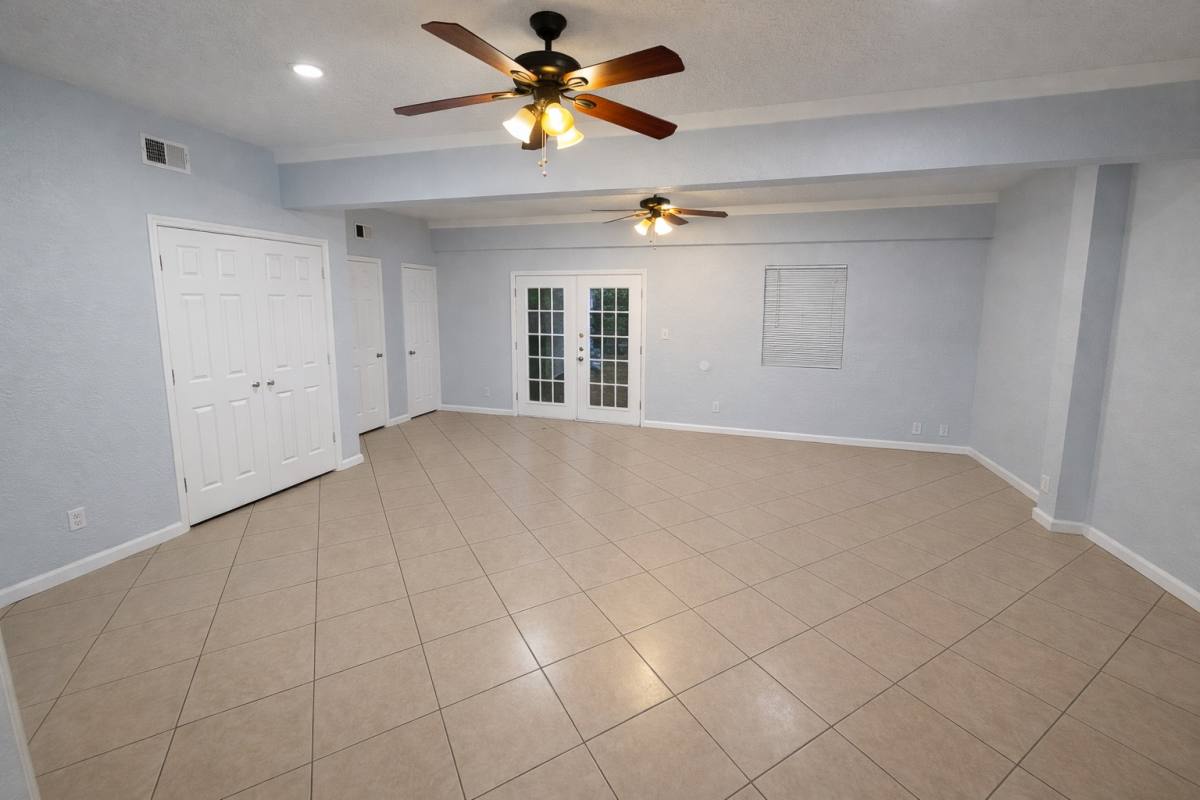 Apartment for rent at 800 N San Jacinto St #102, Conroe, TX 77301