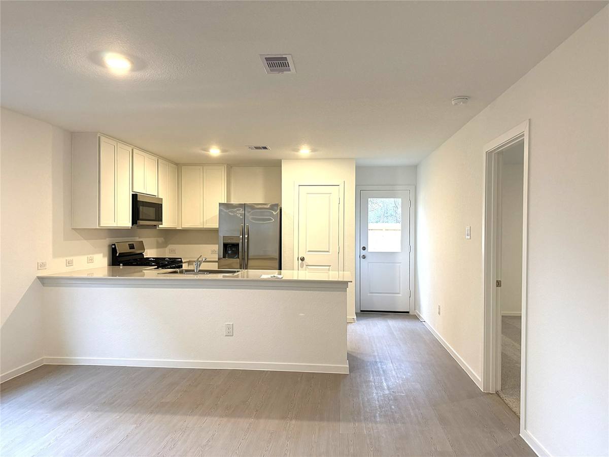 Apartment for rent at 1511 Sunset Ridge Dr, Conroe, TX 77306