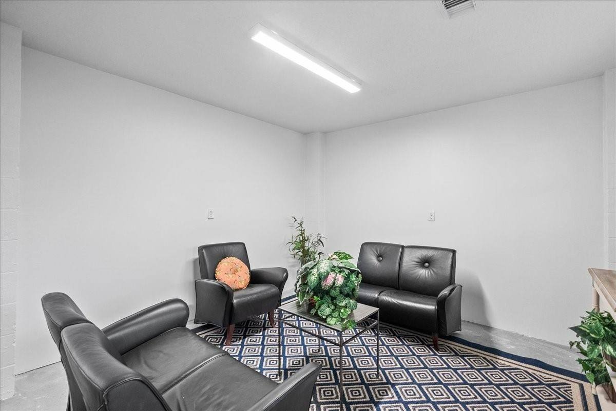 Apartment for rent at 933 Bonita Dr #933, Hitchcock, TX 77563