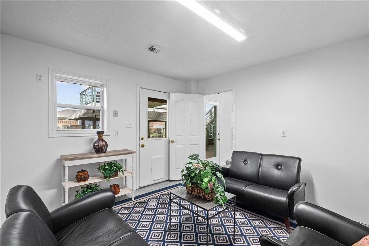 Apartment for rent at 933 Bonita Dr #933, Hitchcock, TX 77563