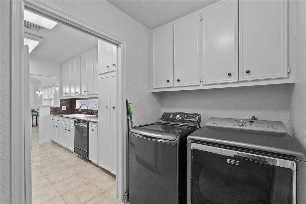 Apartment for rent at 933 Bonita Dr #933, Hitchcock, TX 77563