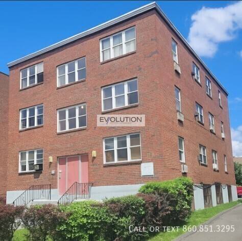 Apartment for rent at 44 Standish St #B2, Hartford, CT 06114