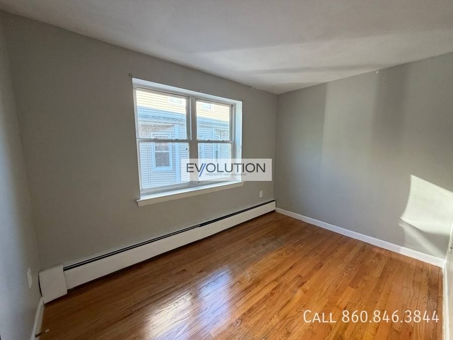 Apartment for rent at 44 Standish St #B2, Hartford, CT 06114