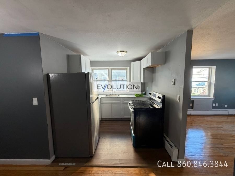Apartment for rent at 44 Standish St #B2, Hartford, CT 06114