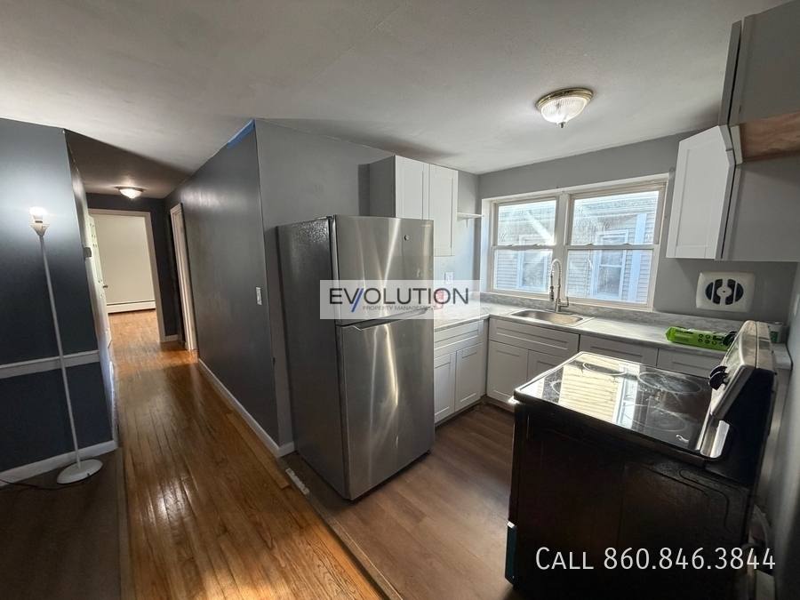 Apartment for rent at 44 Standish St #B2, Hartford, CT 06114