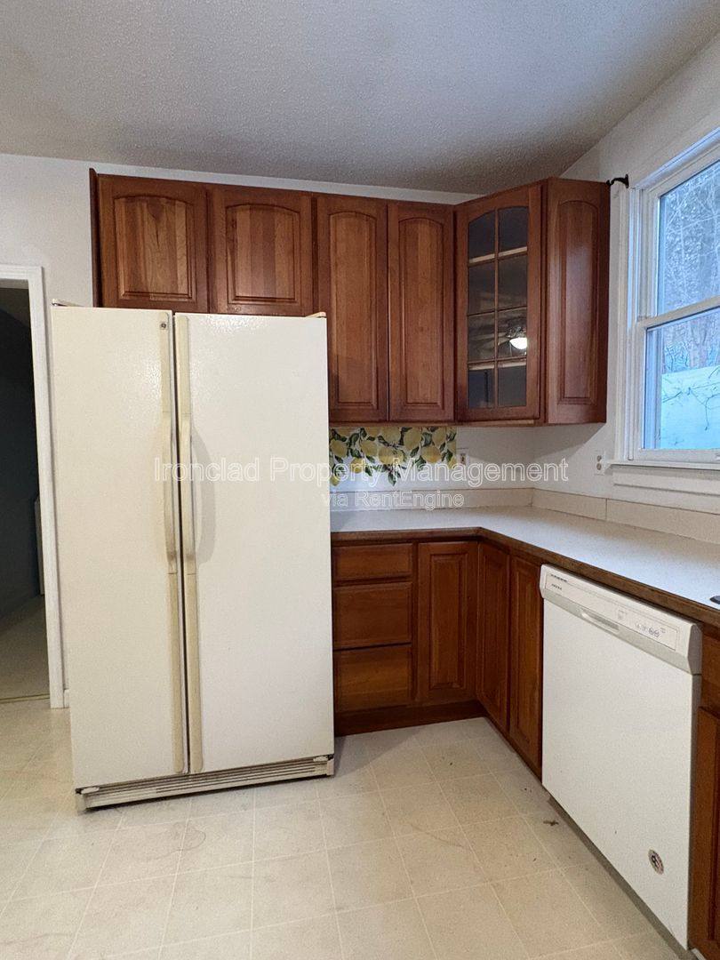 Apartment for rent at 173 Leesville Rd #B, Moodus, CT 06469