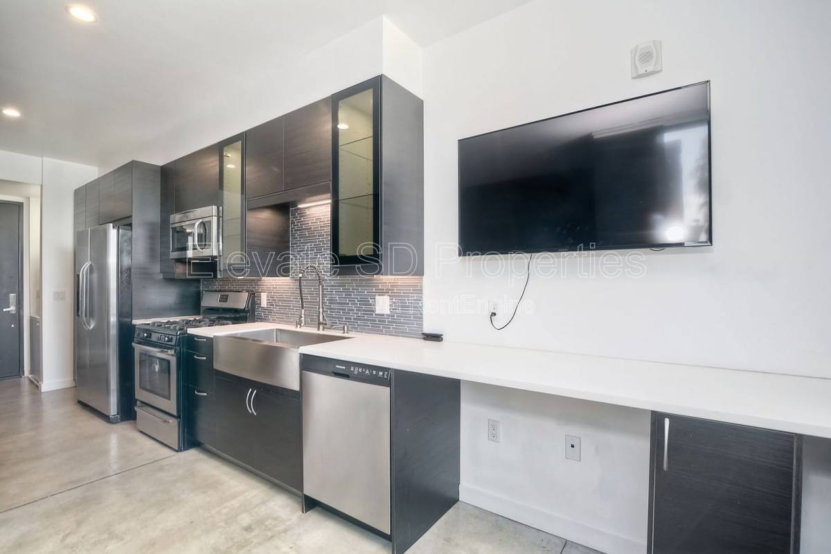 Apartment for rent at 1965 Columbia St #6, San Diego, CA 92101