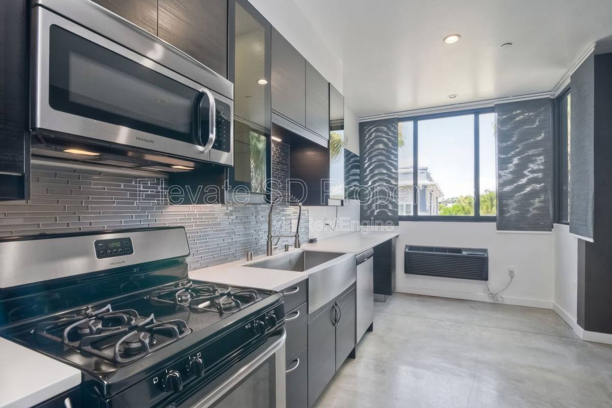 Apartment for rent at 1965 Columbia St #6, San Diego, CA 92101