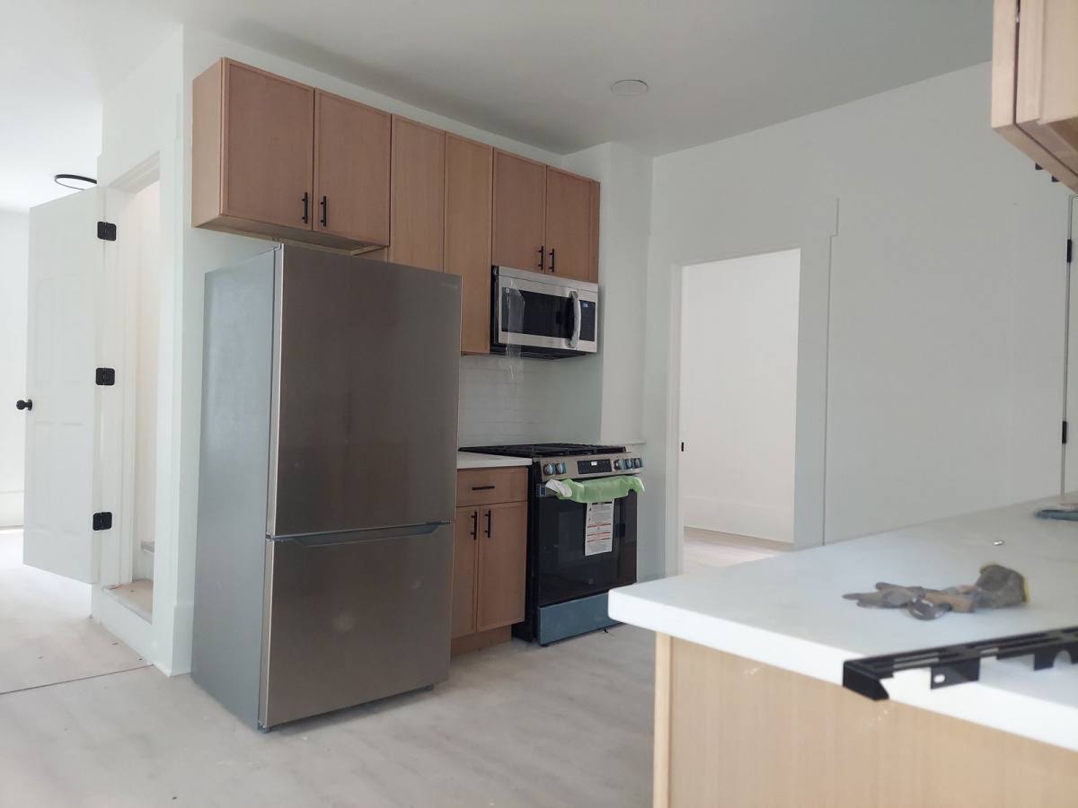 Apartment for rent at 2301 N Leavitt St #1FR, Chicago, IL 60647