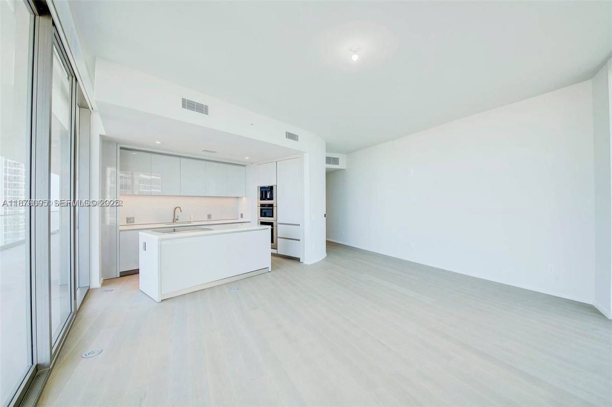 Apartment for rent at 18975 Collins Ave #2205, North Miami Beach, FL 33160
