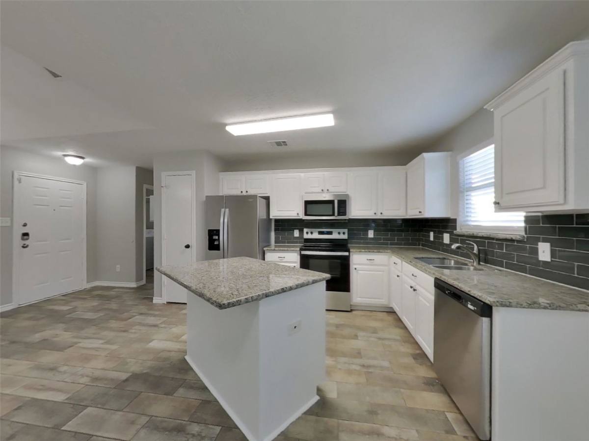 House for rent at 16229 Summerset Estates Blvd, Conroe, TX 77302