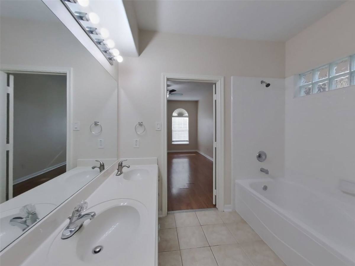 House for rent at 2906 Crescent Bend Rd, Spring, TX 77388
