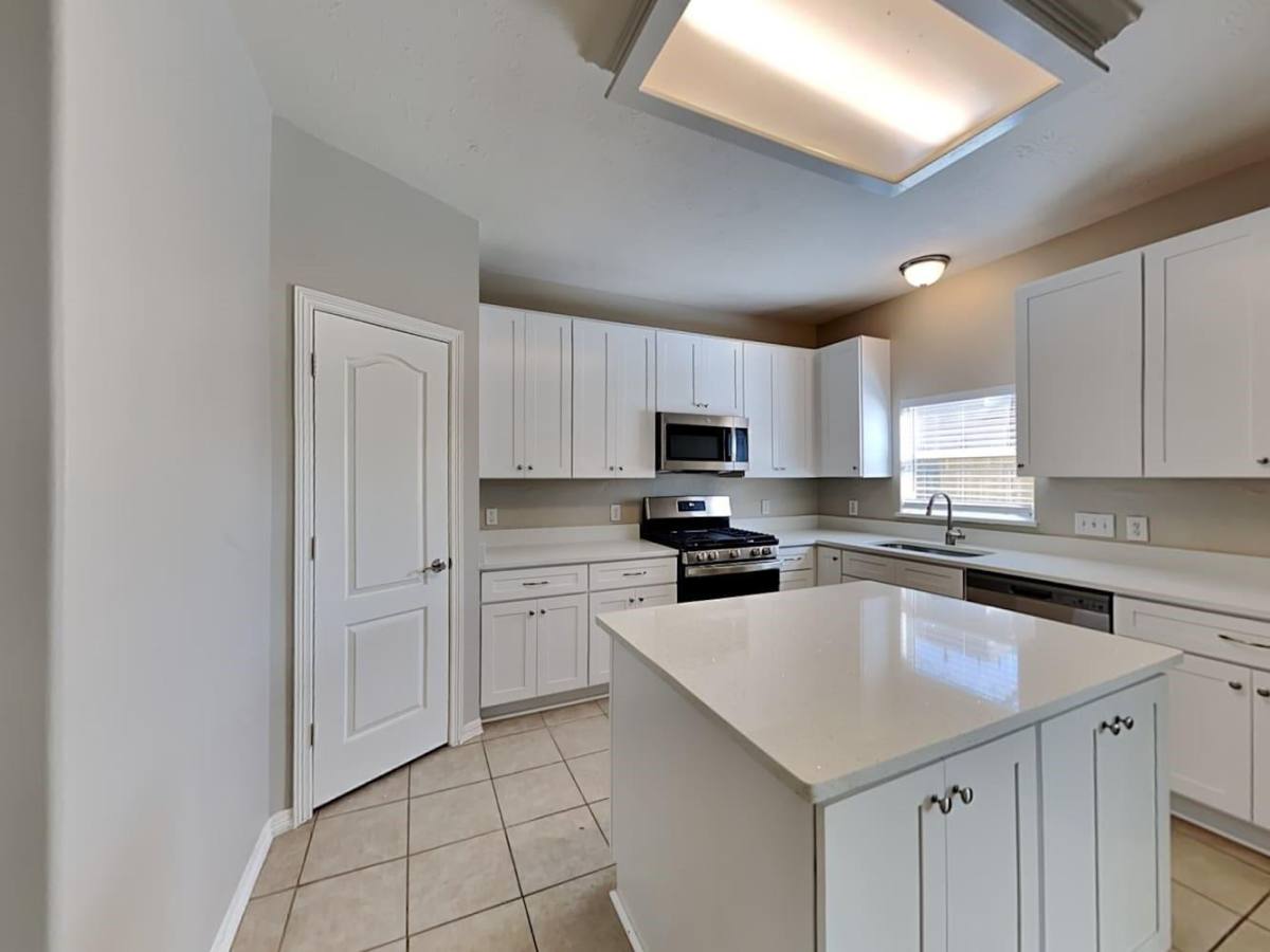 House for rent at 28919 Hidden Lake Court, Magnolia, TX 77354