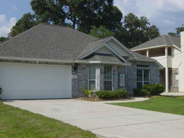 House for rent at 254 Maple Lane, Conroe, TX 77304
