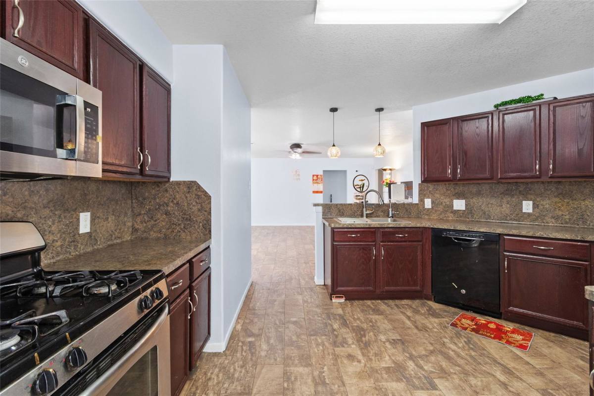 House for rent at 16882 Blackberry Lily Lane, Conroe, TX 77385