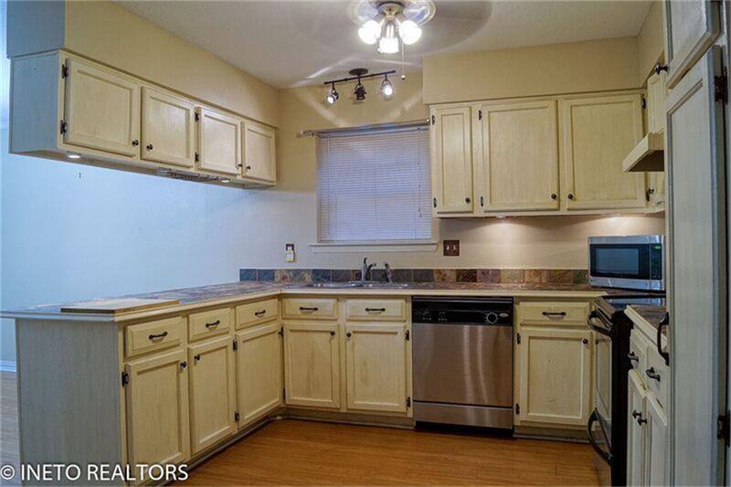 House for rent at 29 Coralberry Court, Spring, TX 77381