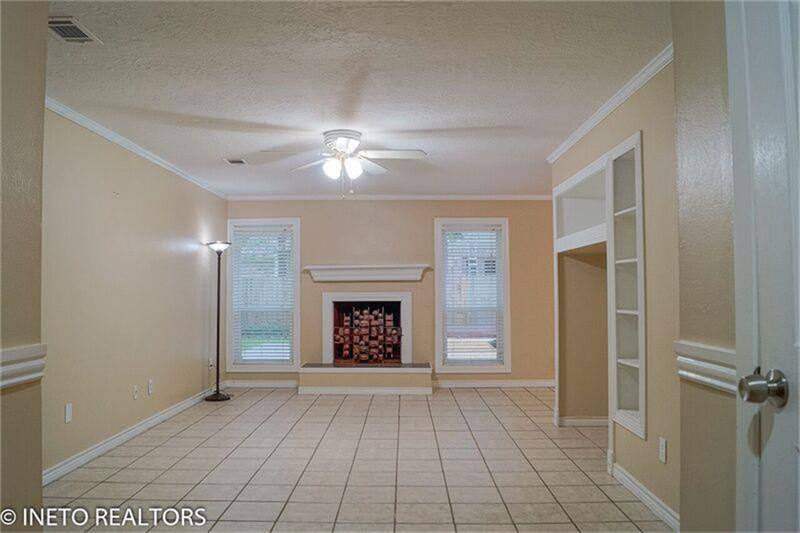 House for rent at 29 Coralberry Court, Spring, TX 77381