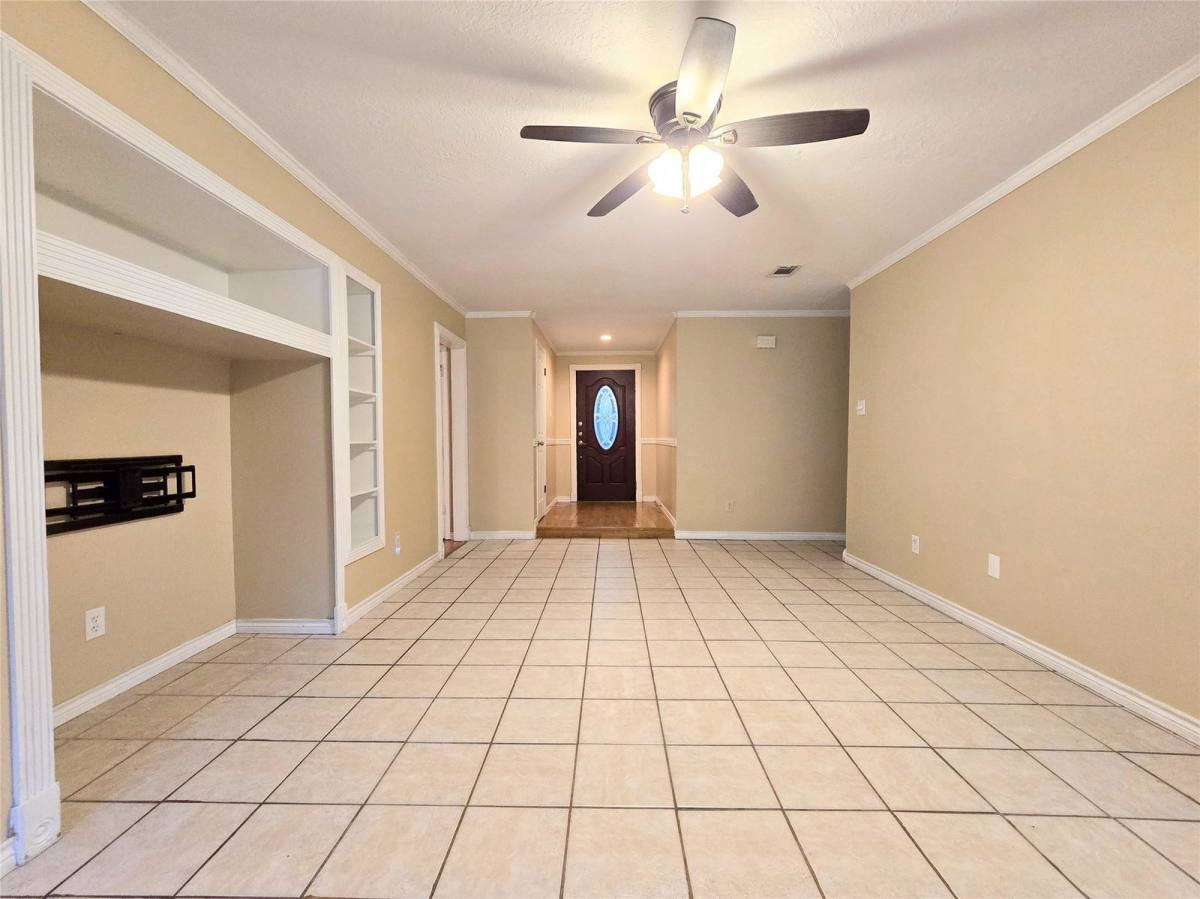 House for rent at 29 Coralberry Court, Spring, TX 77381