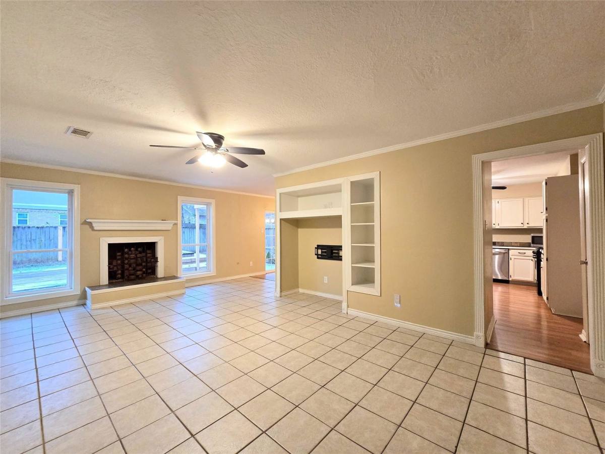 House for rent at 29 Coralberry Court, Spring, TX 77381