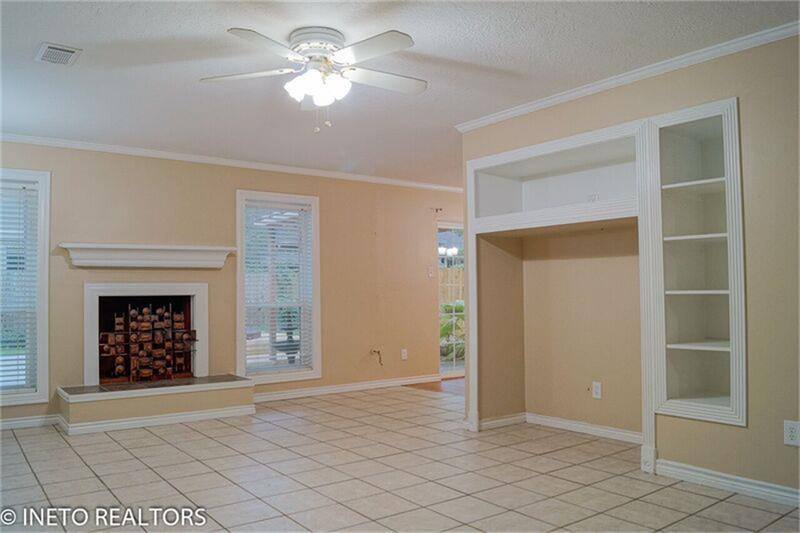 House for rent at 29 Coralberry Court, Spring, TX 77381