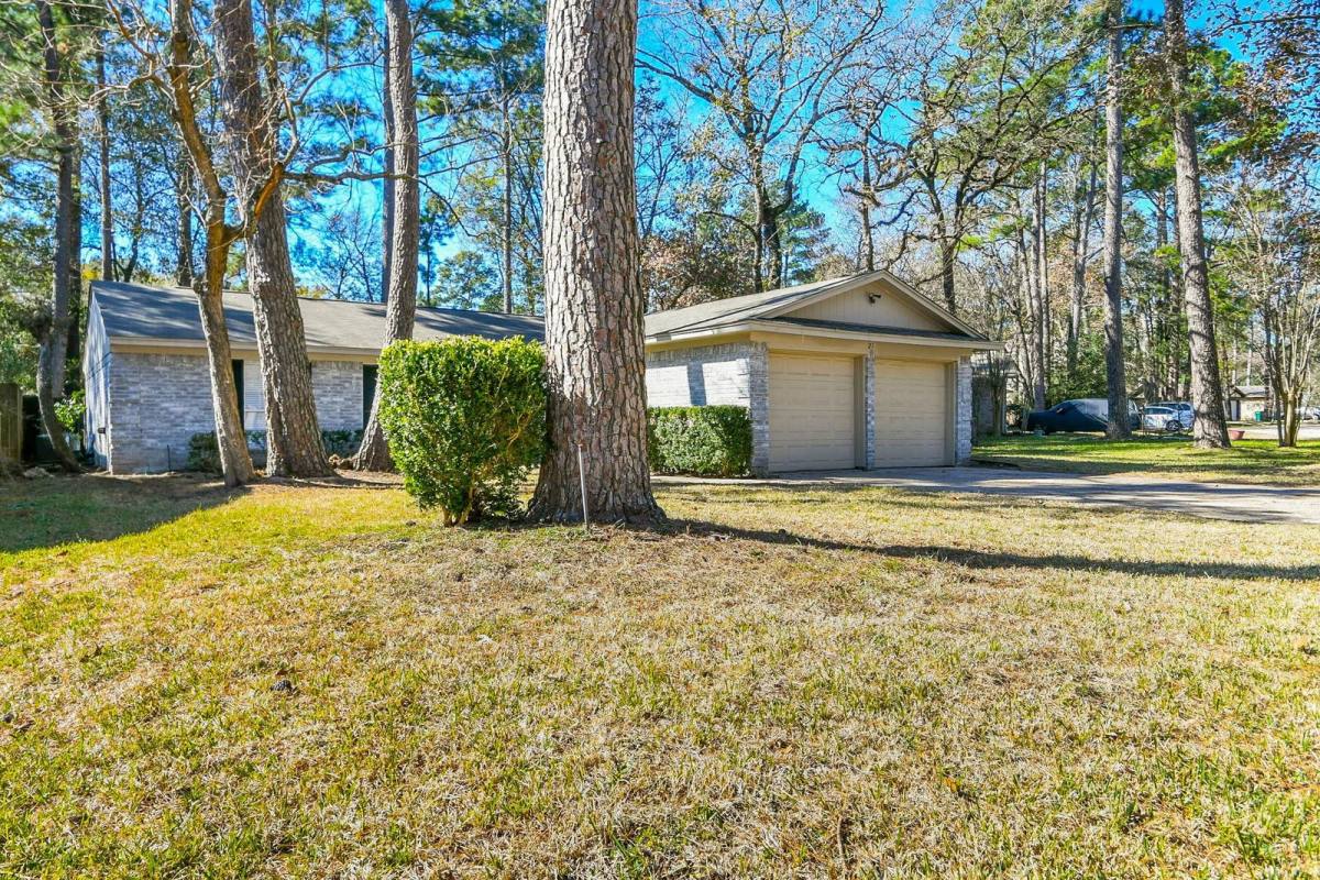 House for rent at 21 Pineash Court, Spring, TX 77381