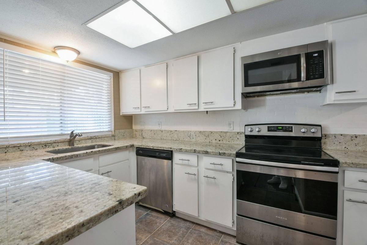 House for rent at 21 Pineash Court, Spring, TX 77381