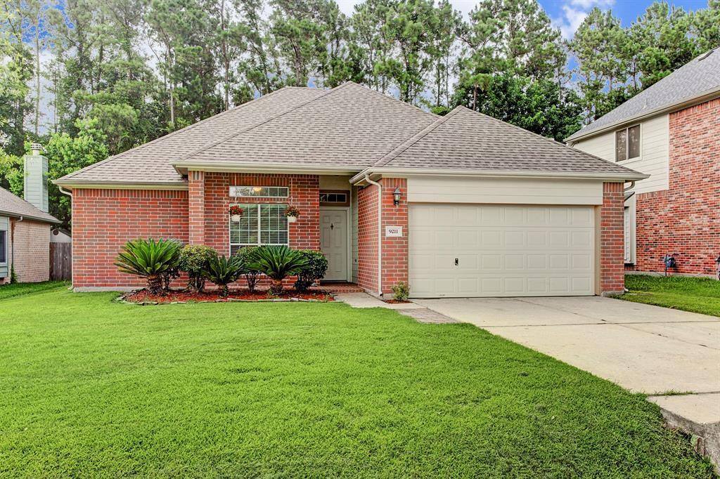House for rent at 9211 Hidden Lake E Dr, Magnolia, TX 77354